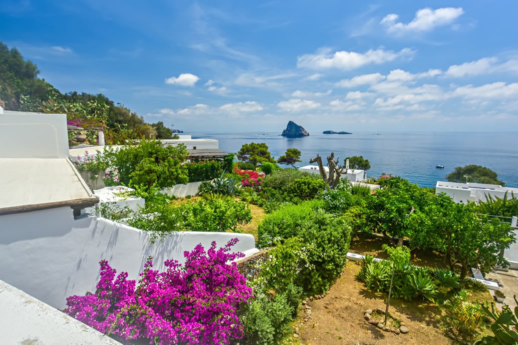 Le vostre vacanze a Panarea, la perla delle Isole Eolie